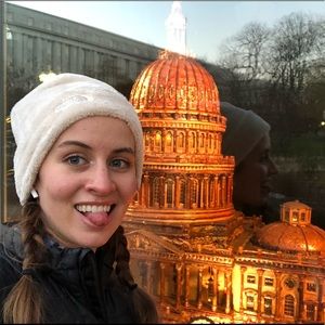 Meet your Posher, Claudia